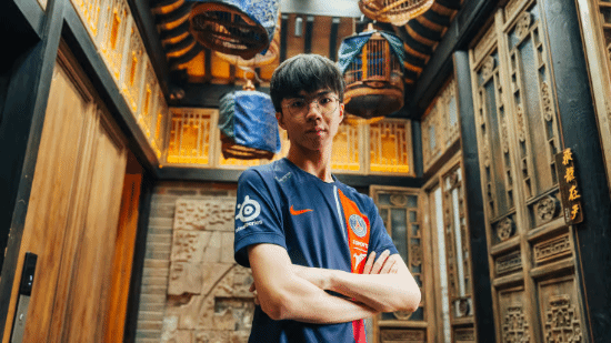 富源优配 曾是EDG替补 险掀翻T1！台湾LOL选手靠神明开始追梦