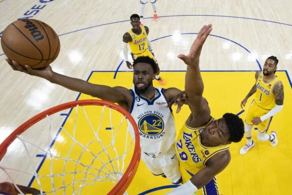 鼎红金投 Buha猜测：湖人正在用八村塁的续约谈判施压热火尽快交易维金斯